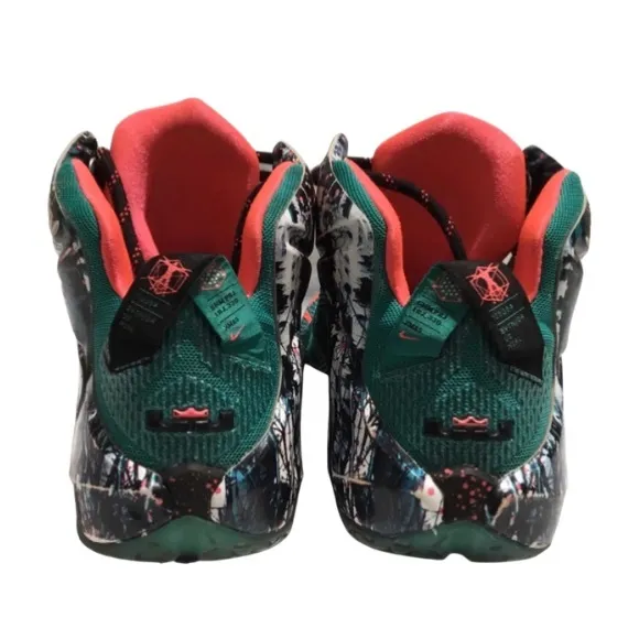 Nike LeBron XII Size 8 1/2