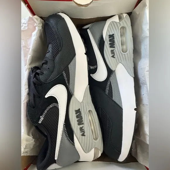 Nike Men’s Shoes 10.5 NIB 📦