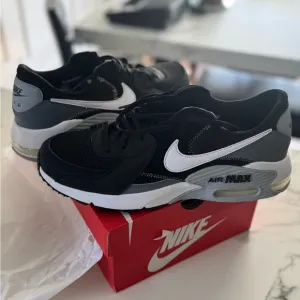 Nike Men’s Shoes 10.5 NIB 📦