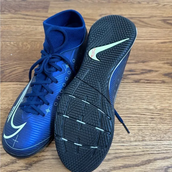 Nike Mercurial Superfly 7 Academy MDS IC Indoor Soccer Shoes, size 5Y