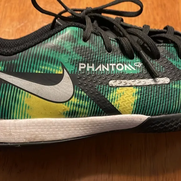 ⚽️Nike Phantom GT2 Academy DF SW IC Indoor Shoes (Black/Green) youth US size 4.5