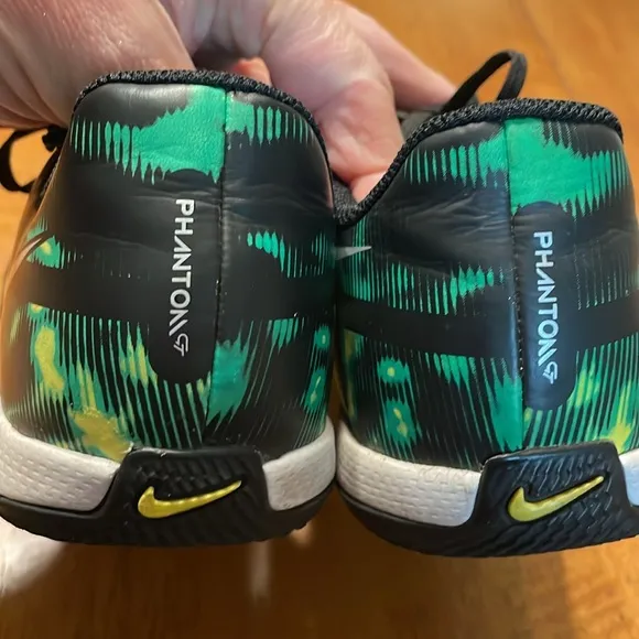 ⚽️Nike Phantom GT2 Academy DF SW IC Indoor Shoes (Black/Green) youth US size 4.5