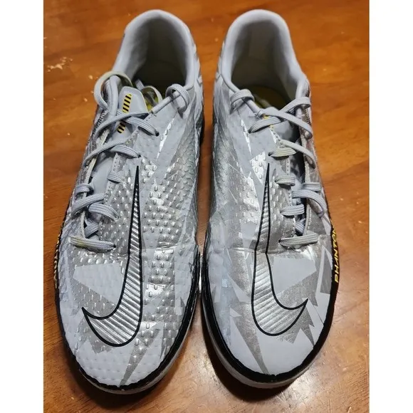 Nike phantom scorpion indoor soccer shoes