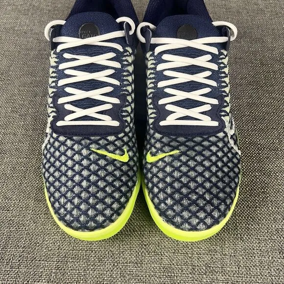Nike React Gato Indoor Soccer Shoes Navy Blue Volt Men's Size 7 / Womens 8.5