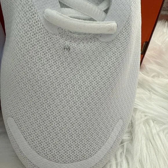 Nike Revolution 7 Women's Size 10 Wide White Athletic Running Shoes FZ6829 103