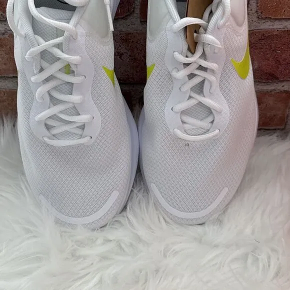 Nike Revolution 7 Women's Size 10 Wide White Athletic Running Shoes FZ6829 103