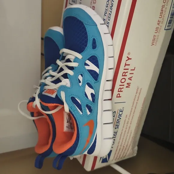 Nike run free youth shoes