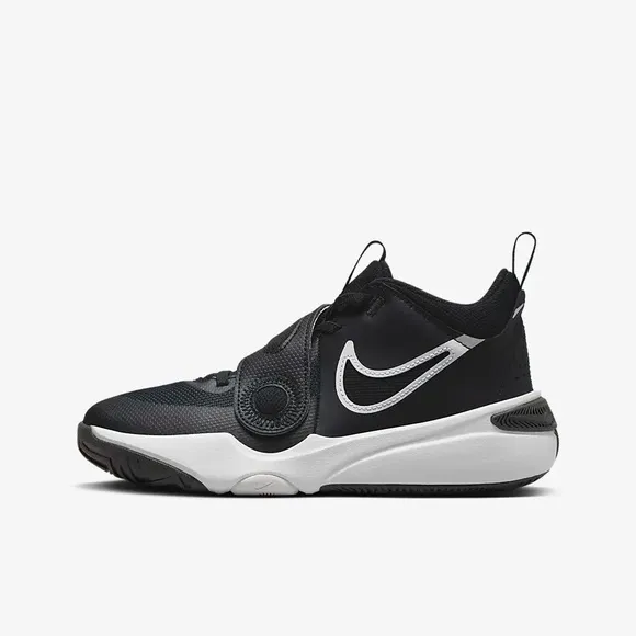 NIKE Team Hustle D 11 Big Kids' Basketball Shoes Black &amp; White Size 7Y NEW
