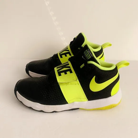 Nike Tean Hustle Mid Shoes