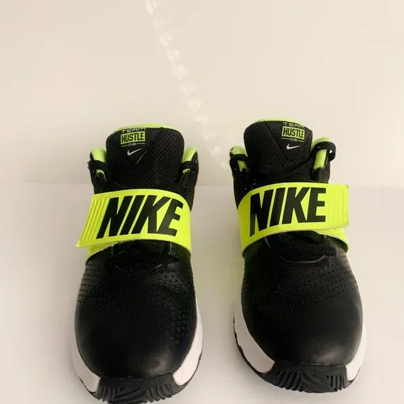 Nike Tean Hustle Mid Shoes