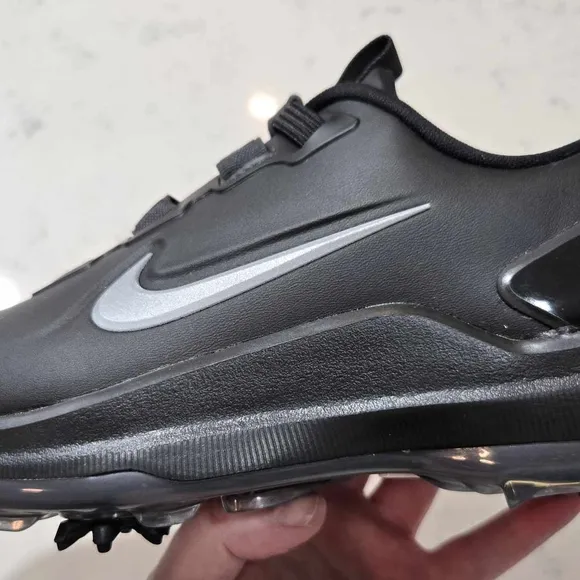 Nike Tiger Woods Golf Spiked Black Shoes New