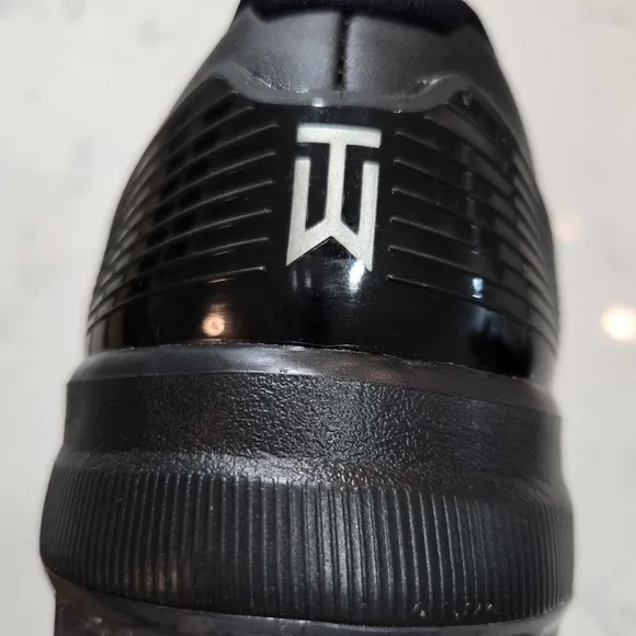 Nike Tiger Woods Golf Spiked Black Shoes New