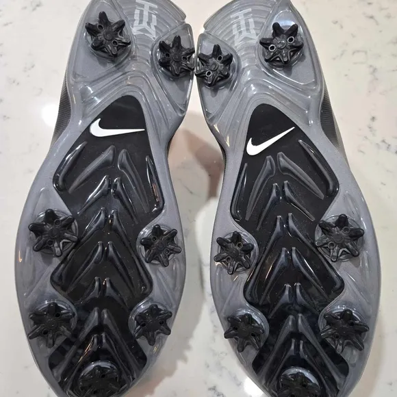 Nike Tiger Woods Golf Spiked Black Shoes New