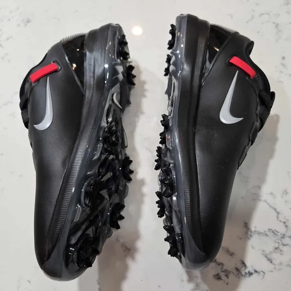 Nike Tiger Woods Golf Spiked Black Shoes New