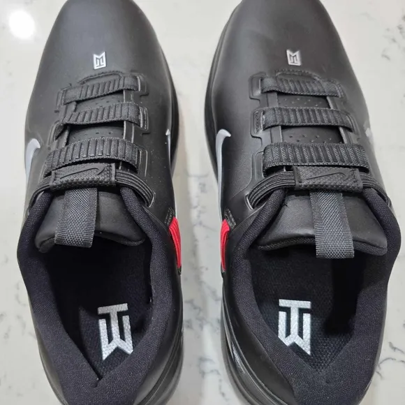 Nike Tiger Woods Golf Spiked Black Shoes New
