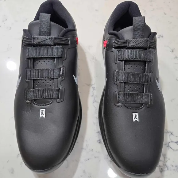 Nike Tiger Woods Golf Spiked Black Shoes New