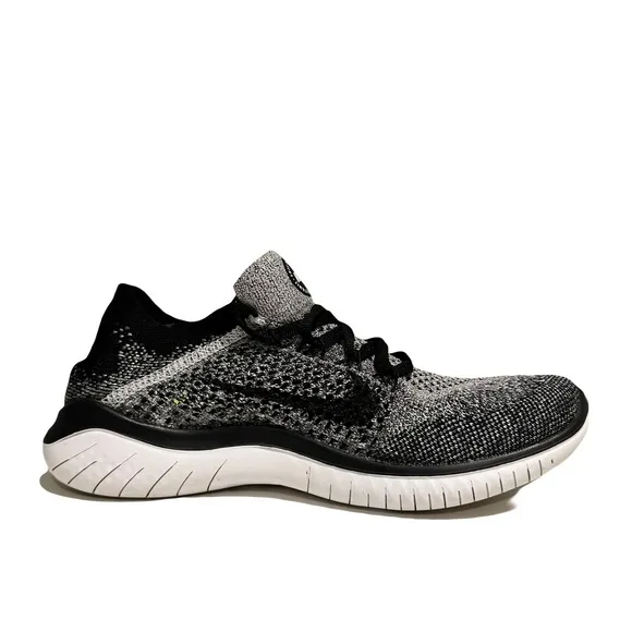 Nike Women Running Shoes in Black and White Oreo size 6.5 Free RN Flyknit style