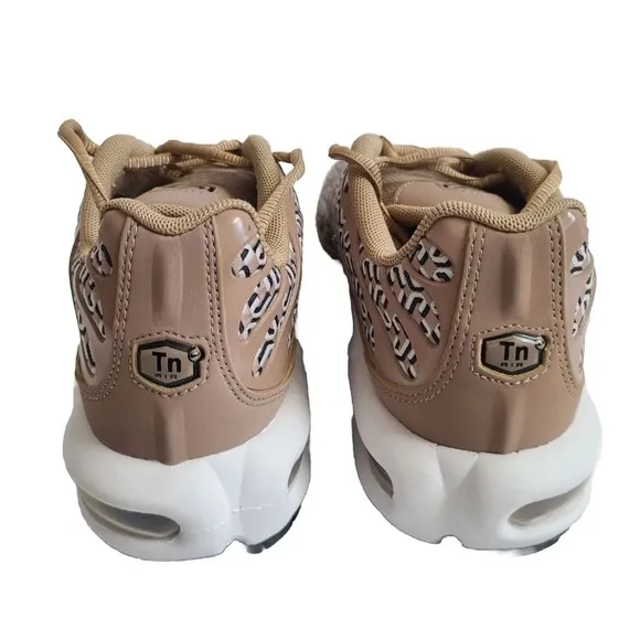 Nike Womens Air Max Plus United In Victory Shoes FB2557-200 Size 7 Brown NEW