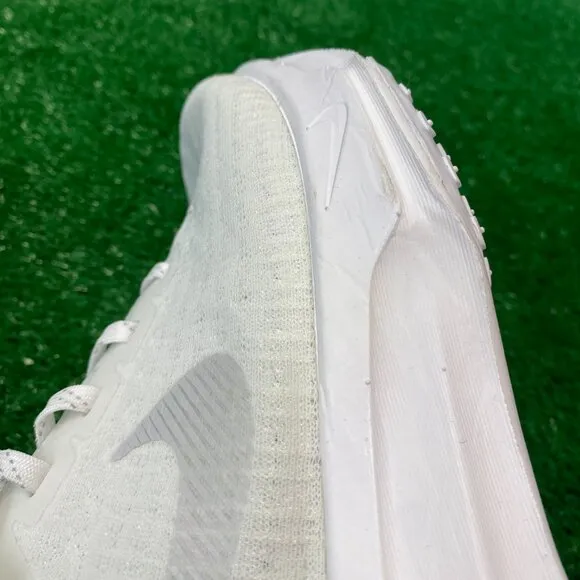 Nike ZoomX Invincible 3 Extra Wide Womens Shoes White FN7997-100 VNDS Sz 10