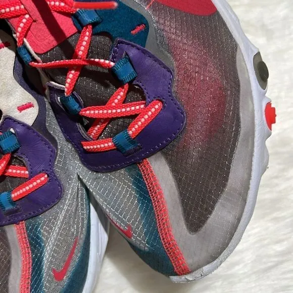 Nike React Element 87 Size 13.  B80