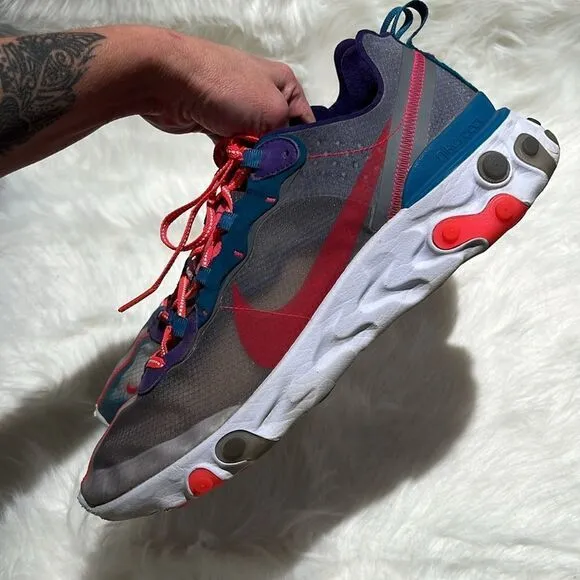 Nike React Element 87 Size 13.  B80