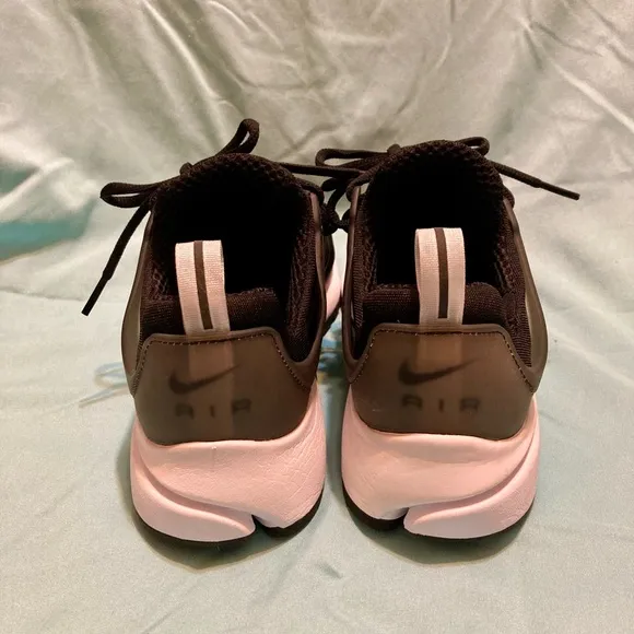 NWOB, Nike Air, Black and White, Mens Size 7, Tennis Shoes