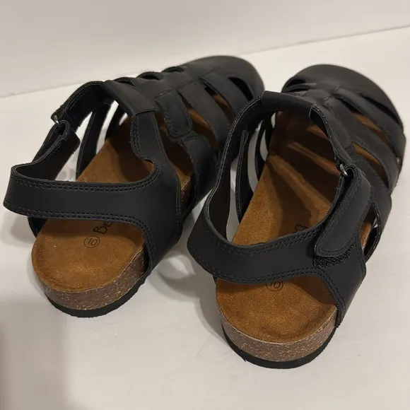 NWOT Bearpaw Cade Sandals
