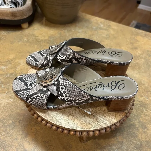 NWOT Brighton Ferrara Alison Snake Print Women's Sandals