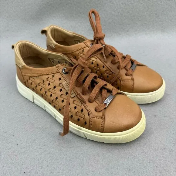 NWOT Carmela Leather Woven Sneakers
