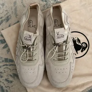 NWT DBECK Shoes