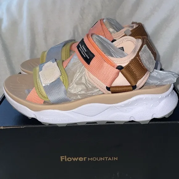 NWT Flower Mountain NAZCA 2 WOMANSuede &amp; technical fabric sandals Beige-Salmon