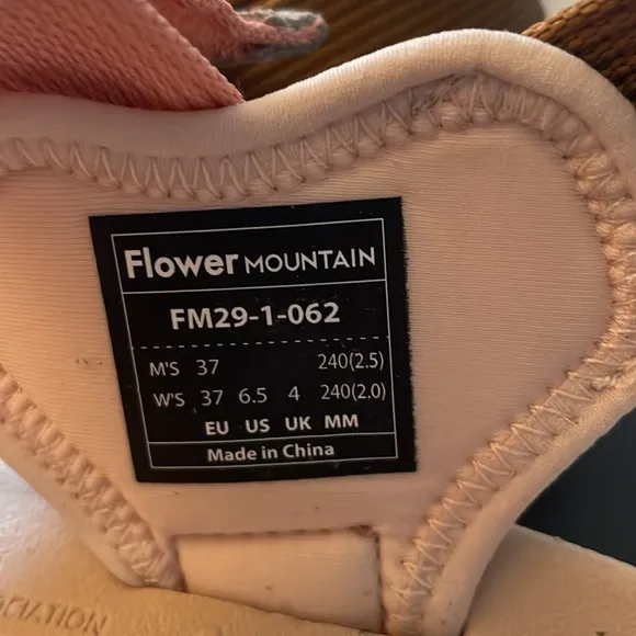 NWT Flower Mountain NAZCA 2 WOMANSuede &amp; technical fabric sandals Beige-Salmon