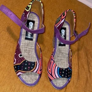NWT Handmade colombian sandals multicolor print size 8