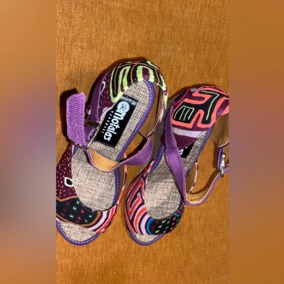 NWT Handmade colombian sandals multicolor print size 8