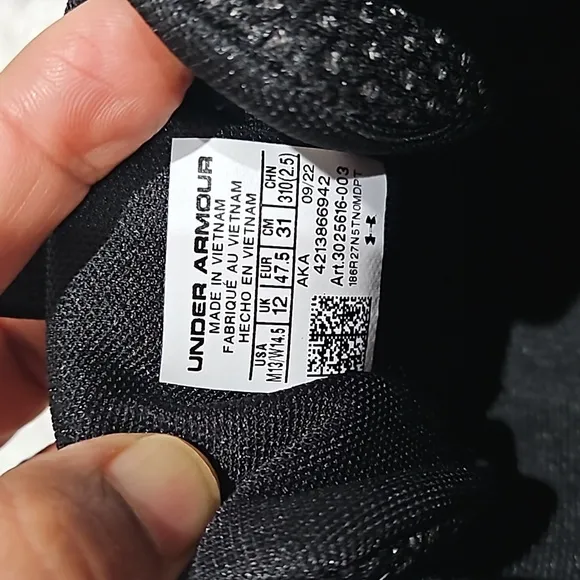 NWT Men's Under Armour Basketball Shoes