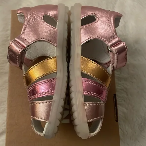 NWT NATURINO SEE Half-closed laminated leather sandals in Pink