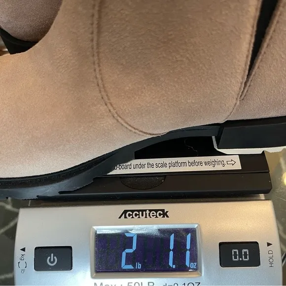 Nwt Sorel Emilie II Chelsea bootie Women 7.5/ 38.5 EU Waterproof Tan Suede Boots