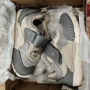 NWT Stride rite baby shoes