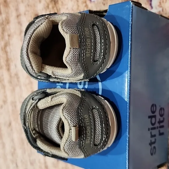 NWT Stride rite baby shoes