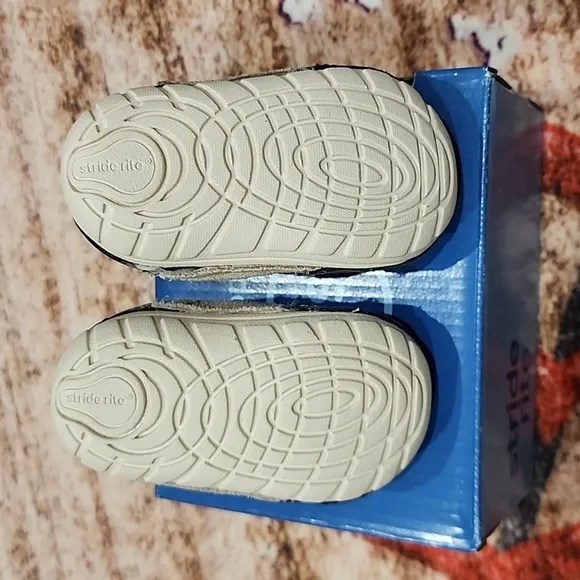 NWT Stride rite baby shoes