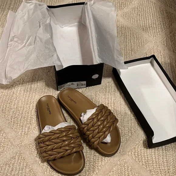NWT Tony Bianco Sandals