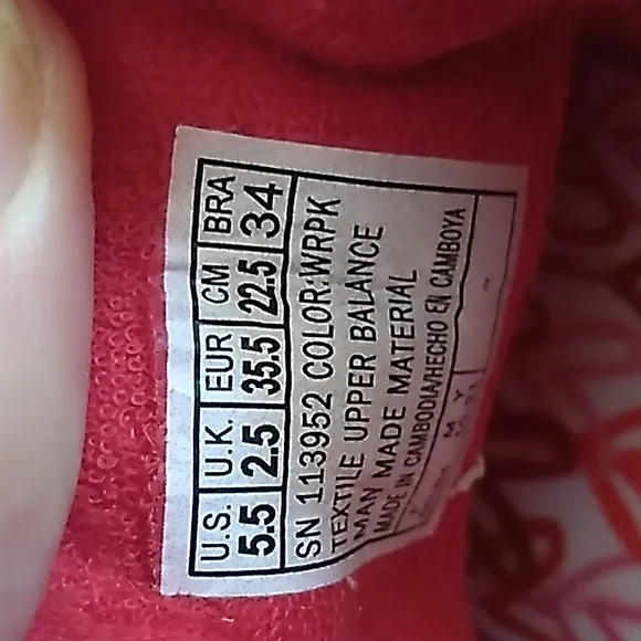 NWT Women's BOBS heart ♥  red and white, limited edition, Size 5 5