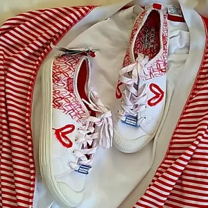 NWT Women's BOBS heart ♥  red and white, limited edition, Size 5 5
