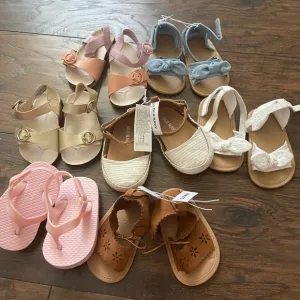 Old navy sandals new !!
