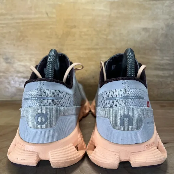 On Cloud X REFLECTIVE Womens Size 9.5 Running Shoes Sneakers Silver Almond