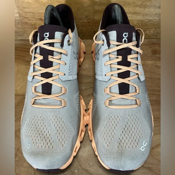 On Cloud X REFLECTIVE Womens Size 9.5 Running Shoes Sneakers Silver Almond