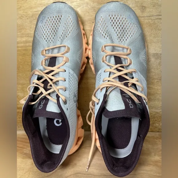 On Cloud X REFLECTIVE Womens Size 9.5 Running Shoes Sneakers Silver Almond