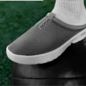 OOFOS Gray and Green Slip-On Shoes size ERO 44 US 11 M