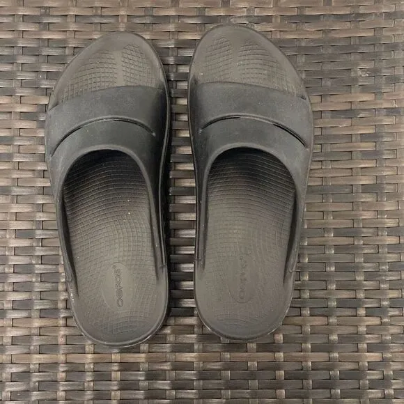 Oofos Sandals Mens size 11