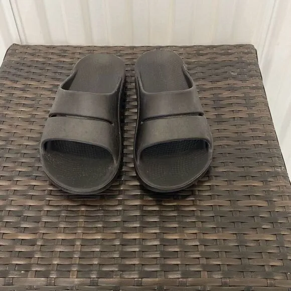 Oofos Sandals Mens size 11